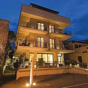 Ascot Aparthotel